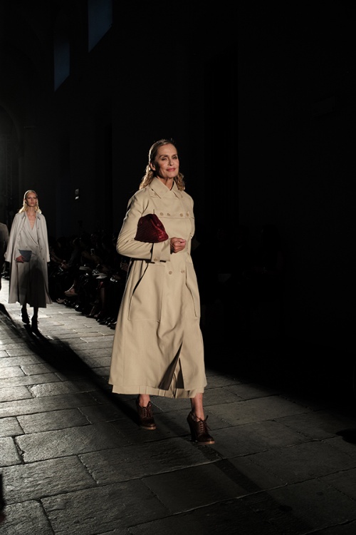 Lauren Hutton is the face of Bottega Veneta (Photo by Calvin Wang)